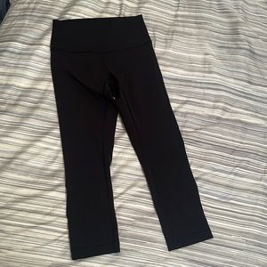 Lululemon size 6 cropped leggings